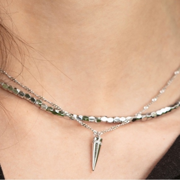 NWT 💎 SPARKLING HAZY FACETED SILVER BEADS SHIMMERING NECKLACE - Picture 1 of 9